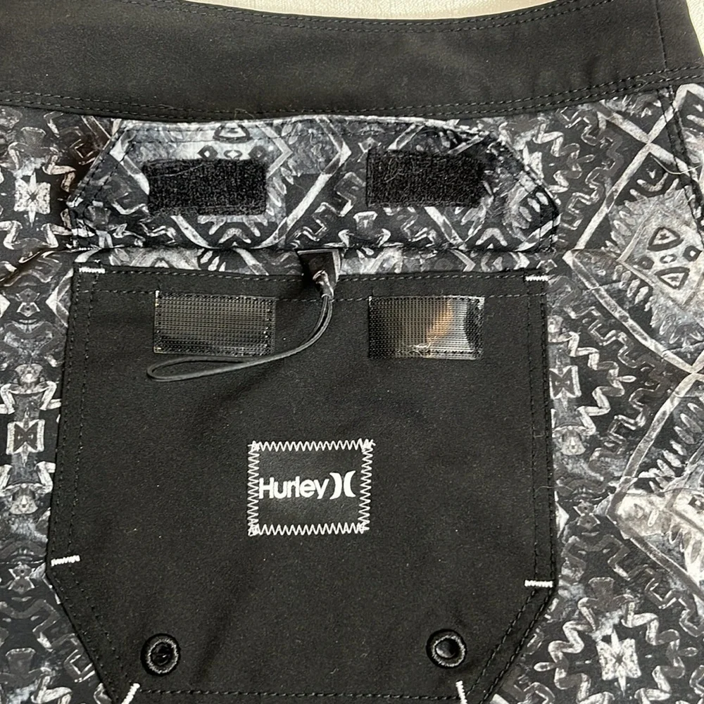 𝅺hurley mens board shorts, size 36, drawstring closure, Velcro back pocket